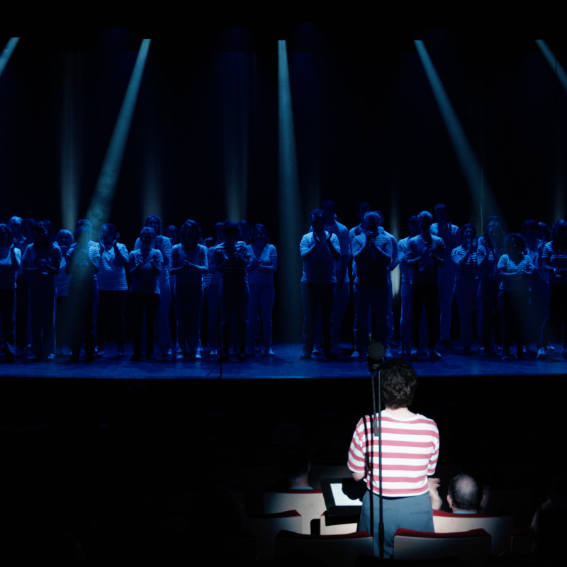 chorale-pirate-cheffe-choeur-lumiere-bleue