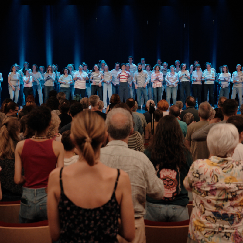 chorale-pirate-concert-complet-public-debout
