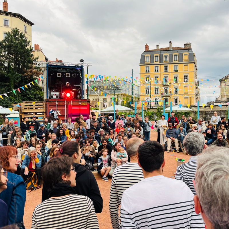 chorale-pirate-festival-urbain-public