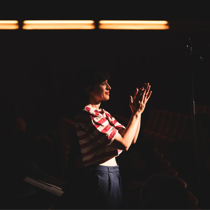 tamara-dannreuther-applaudissant-chorale-pirate